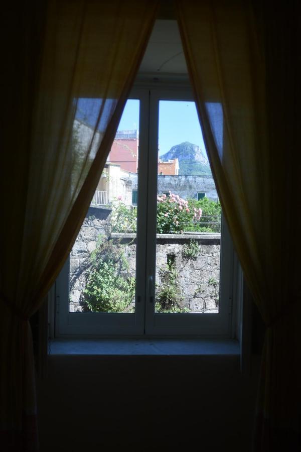 Villino Castellano Apartments Мета Екстериор снимка