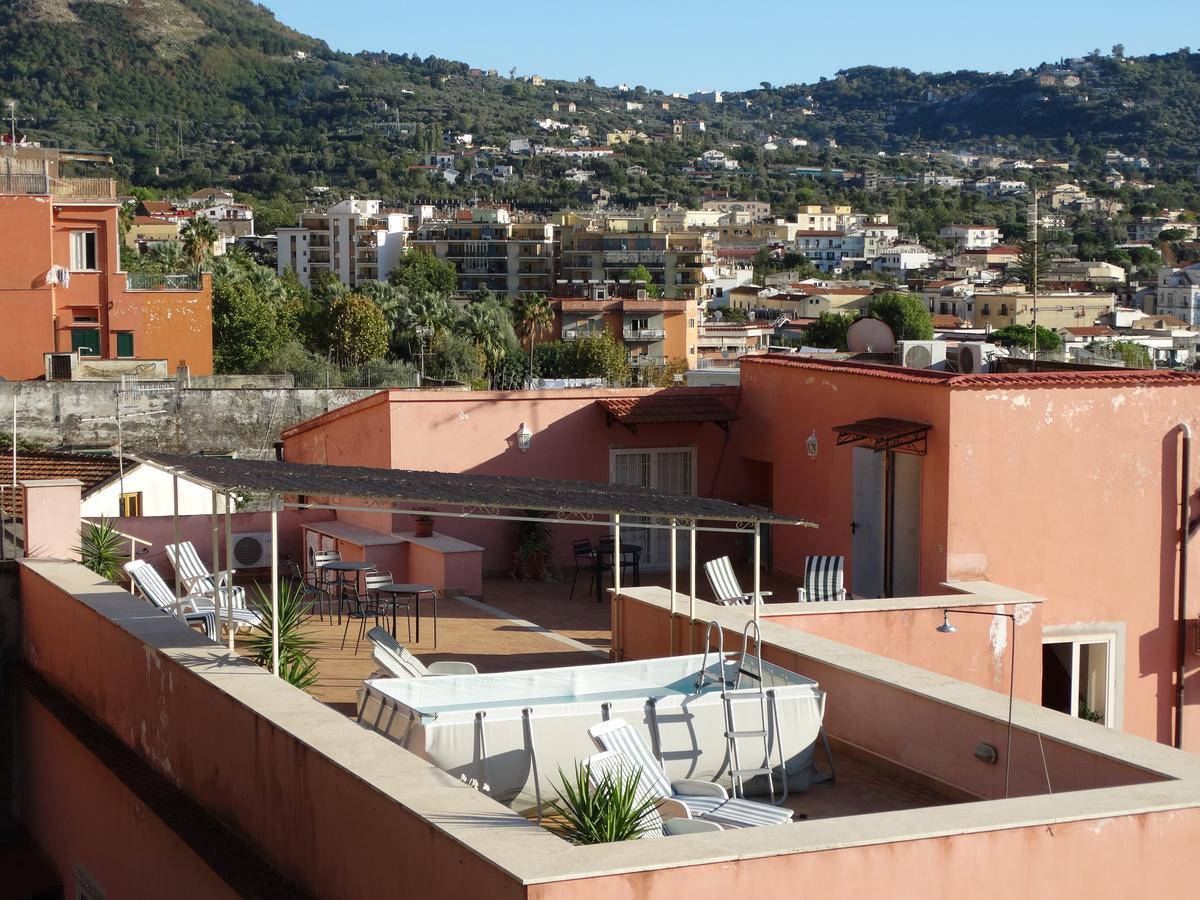 Villino Castellano Apartments Мета Екстериор снимка